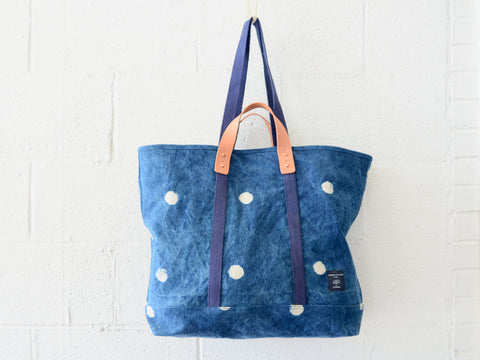 Large East West Tote